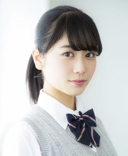 丹生明里 - タレント、歌手・日向坂46