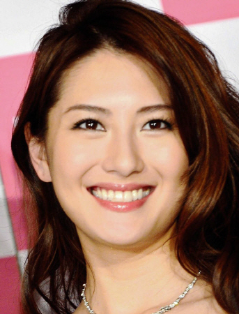 矢吹春奈 - タレント、女優