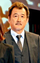 吉田鋼太郎 - 俳優、演出家